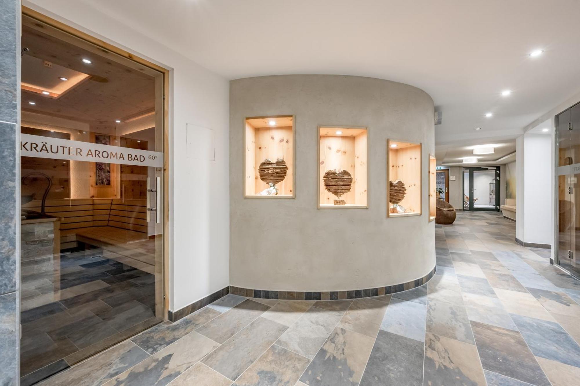 Tilia Living - B&B Mit Dem Komfort Eines Kleinen, Feinen Hotels Ried im Oberinntal Exteriör bild