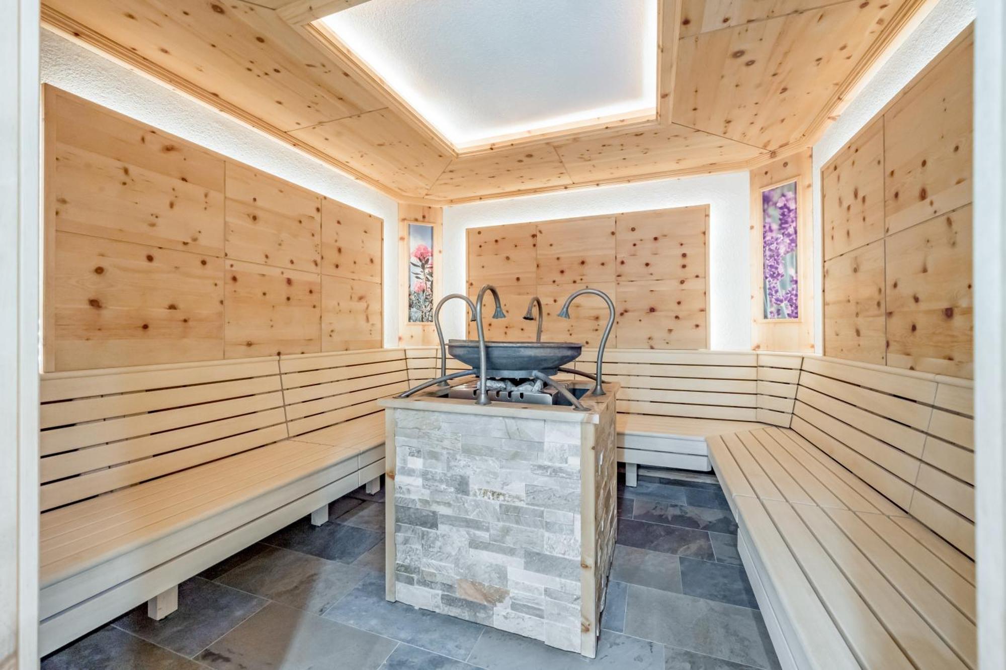 Tilia Living - B&B Mit Dem Komfort Eines Kleinen, Feinen Hotels Ried im Oberinntal Exteriör bild