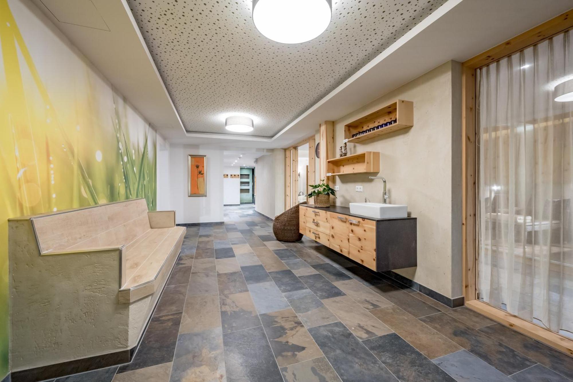 Tilia Living - B&B Mit Dem Komfort Eines Kleinen, Feinen Hotels Ried im Oberinntal Exteriör bild