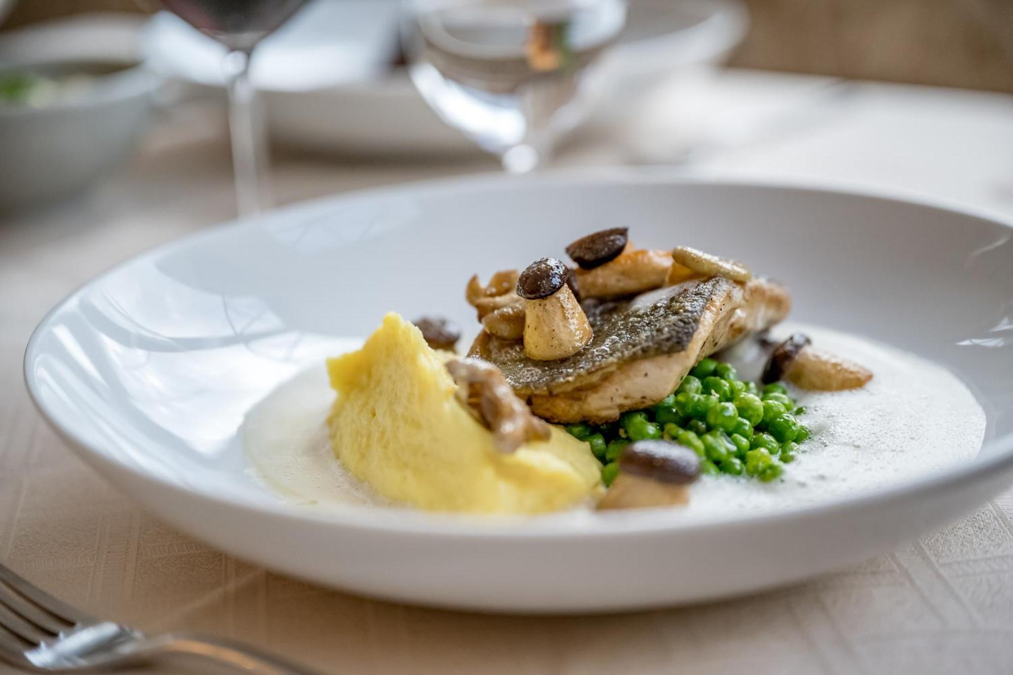 Tilia Living - B&B Mit Dem Komfort Eines Kleinen, Feinen Hotels Ried im Oberinntal Exteriör bild
