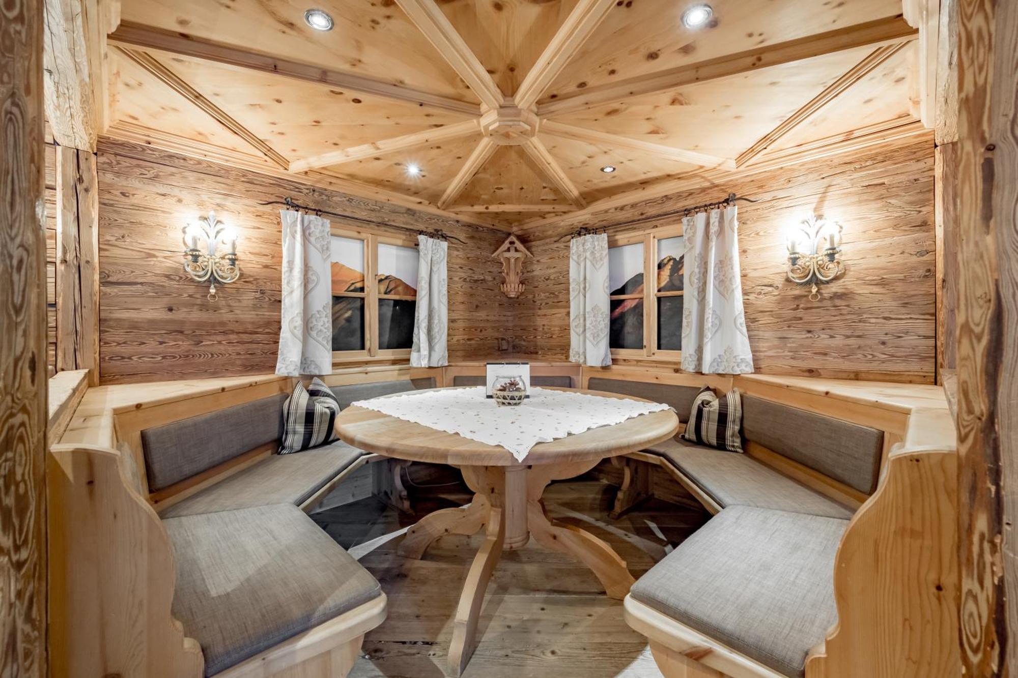 Tilia Living - B&B Mit Dem Komfort Eines Kleinen, Feinen Hotels Ried im Oberinntal Exteriör bild