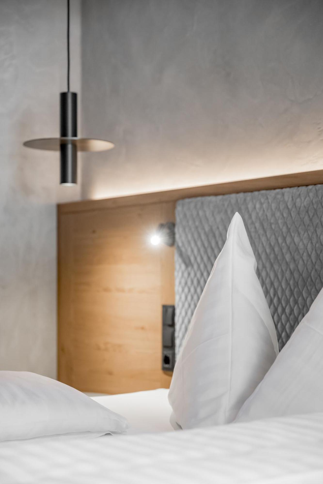 Tilia Living - B&B Mit Dem Komfort Eines Kleinen, Feinen Hotels Ried im Oberinntal Exteriör bild