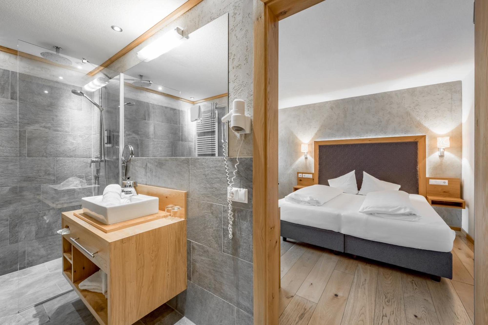 Tilia Living - B&B Mit Dem Komfort Eines Kleinen, Feinen Hotels Ried im Oberinntal Exteriör bild