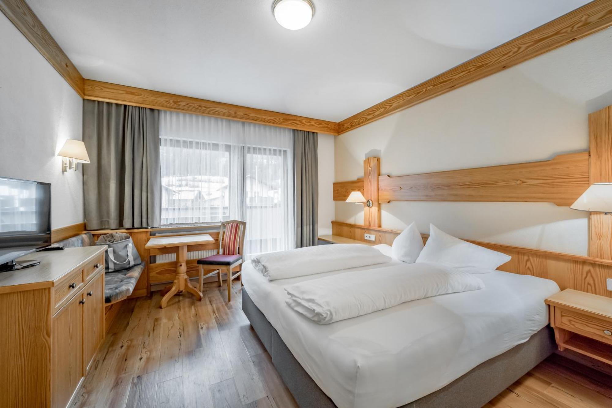 Tilia Living - B&B Mit Dem Komfort Eines Kleinen, Feinen Hotels Ried im Oberinntal Exteriör bild