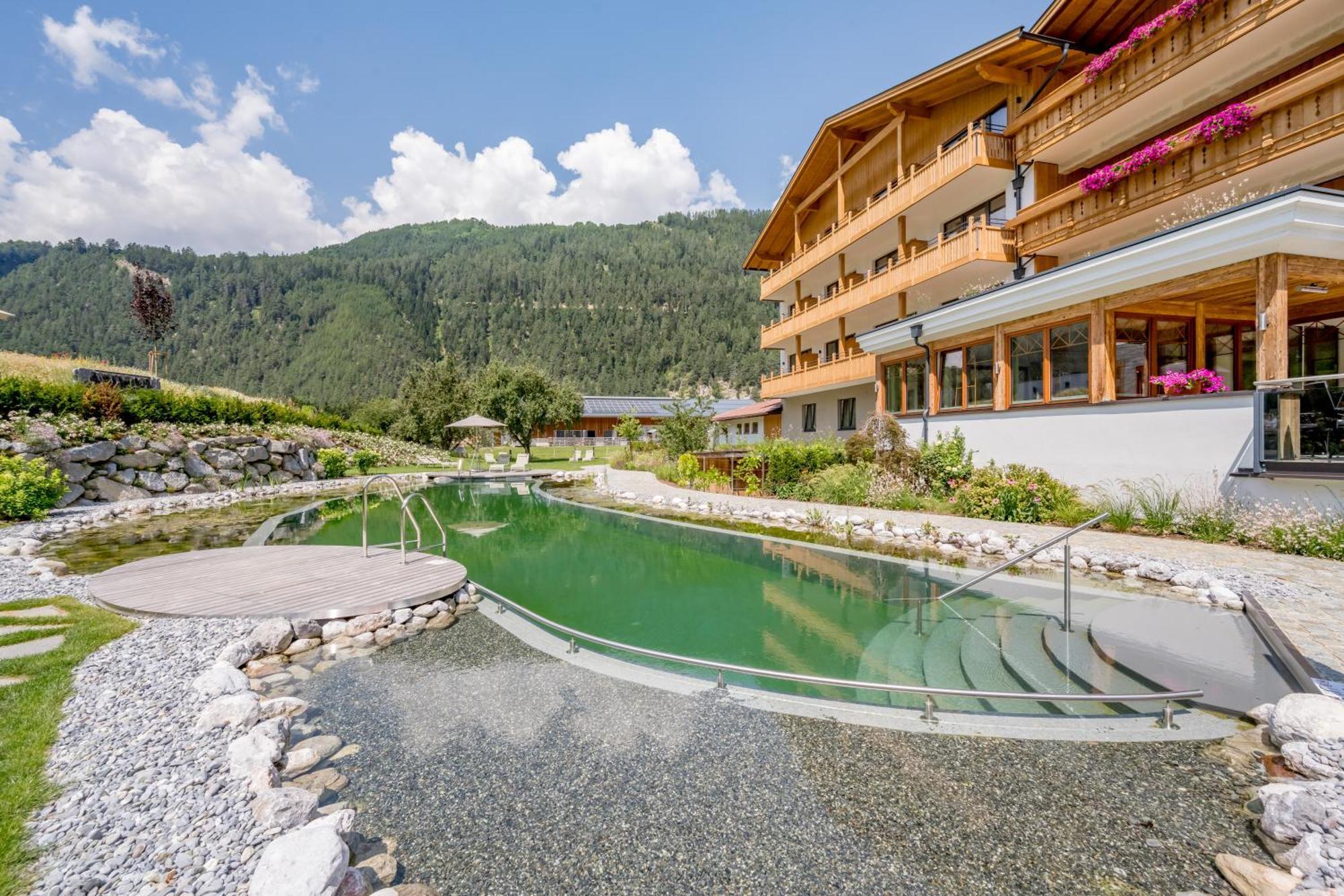 Tilia Living - B&B Mit Dem Komfort Eines Kleinen, Feinen Hotels Ried im Oberinntal Exteriör bild